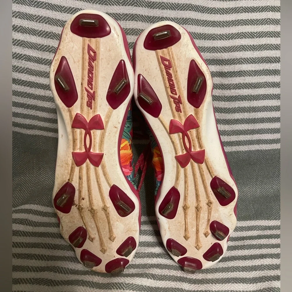 Under Armor Mother’s Day LE Pink and Tulip Cleats Size‎ 13